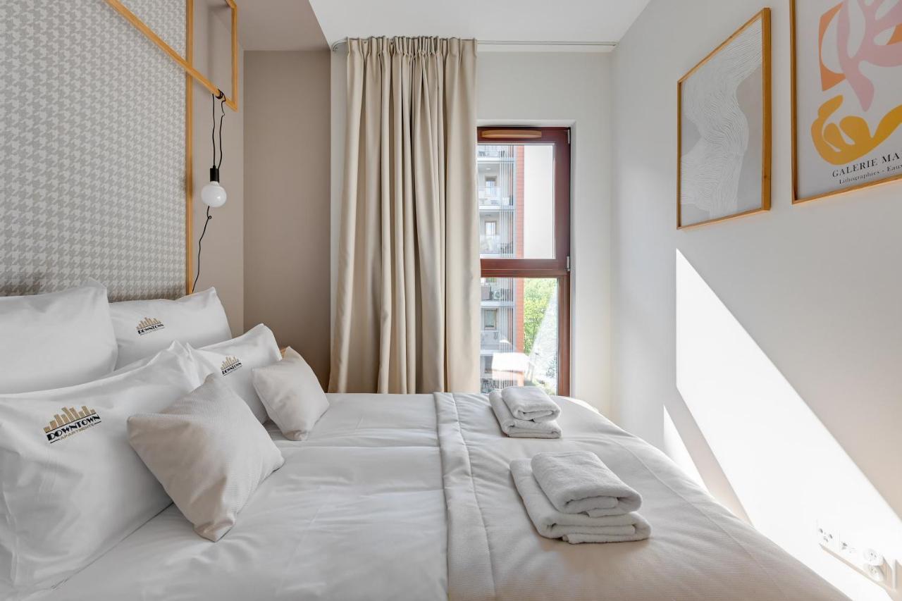 Aura III Apartments & Free Parking By Downtown Apartments 그단스크 외부 사진